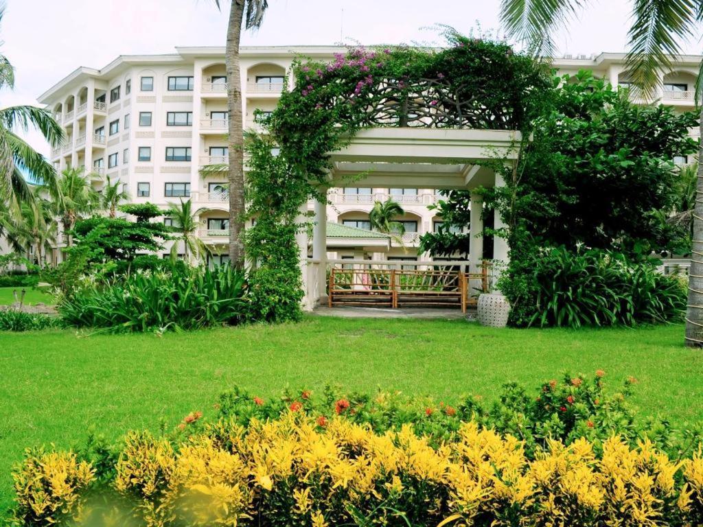 Olalani Resort & Condotel Дананг Экстерьер фото