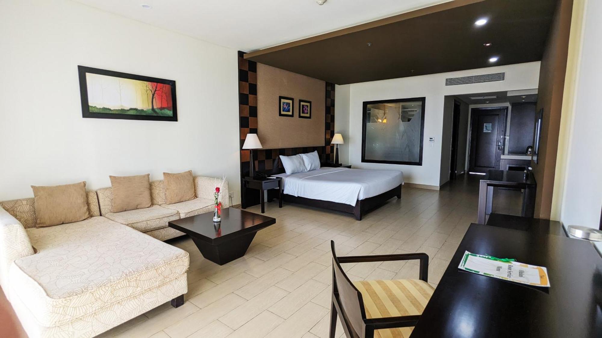 Olalani Resort & Condotel Дананг Экстерьер фото