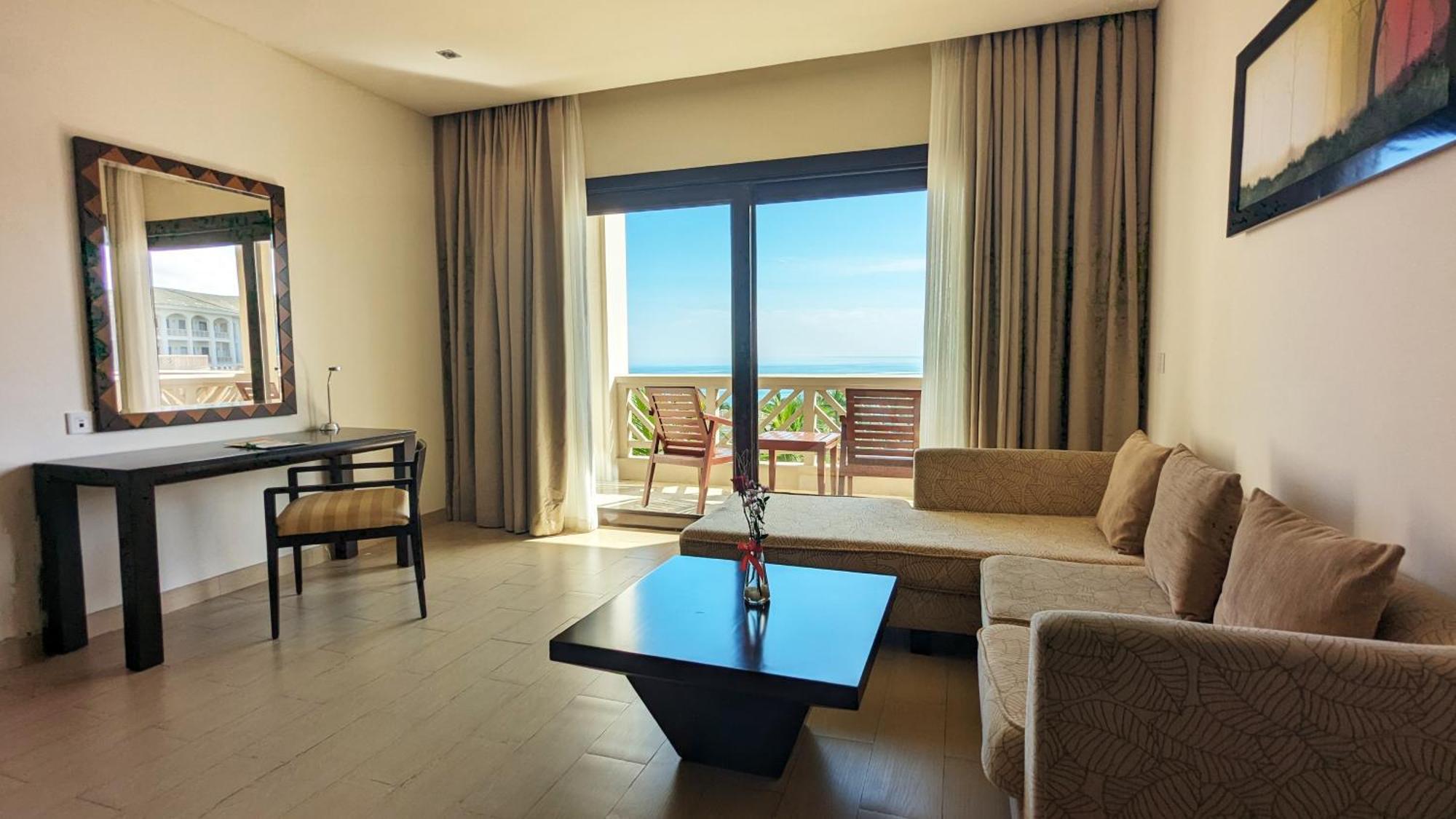 Olalani Resort & Condotel Дананг Экстерьер фото